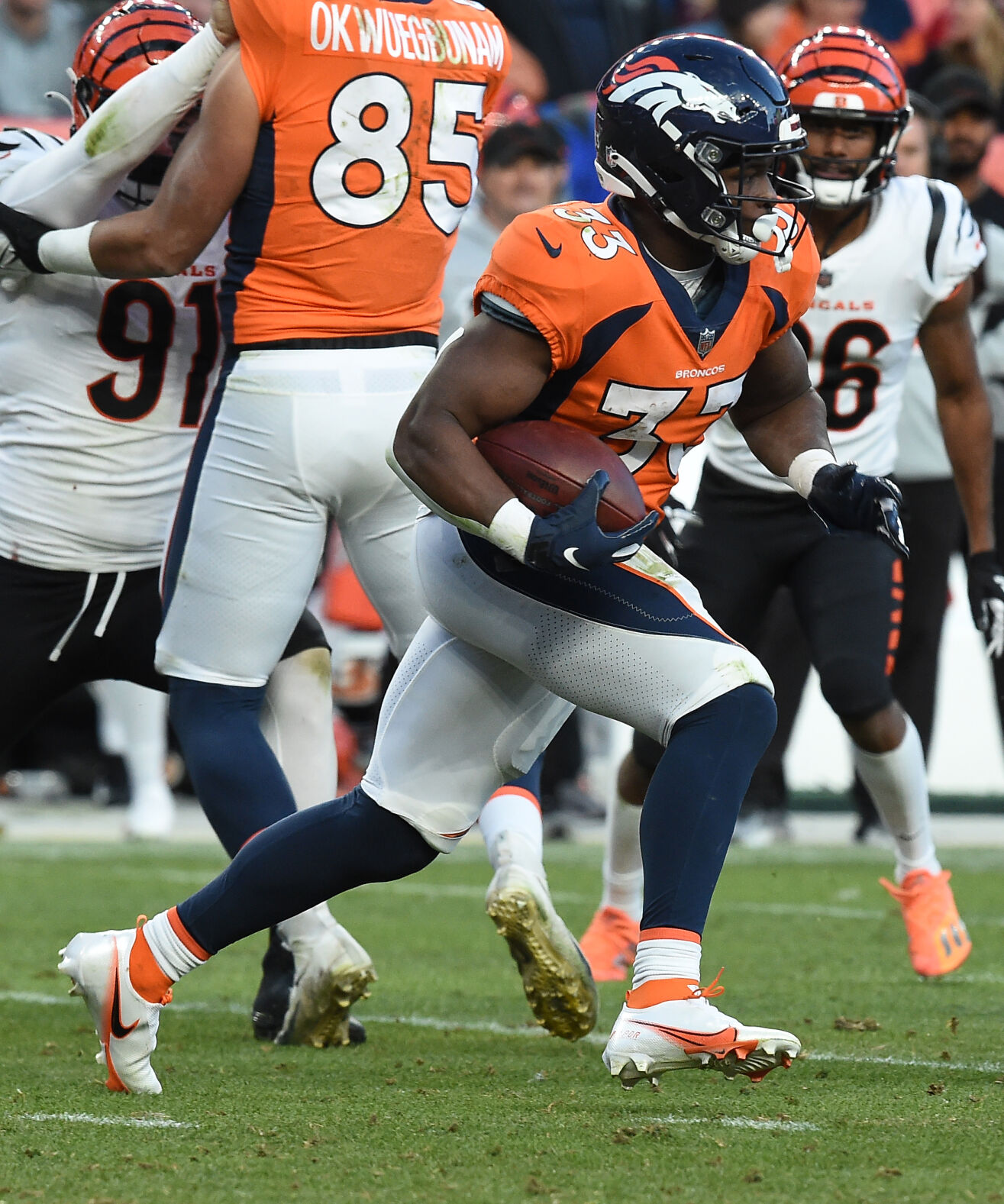 121921-s-dg-bengalsbroncos1567 .jpg